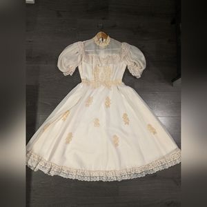 VINTAGE 50s fit and flare puff sleeve wedding dress